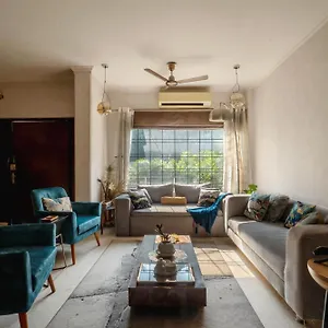 Luxurious 4 Bhk With Mini Movie Theatre In Holiday home